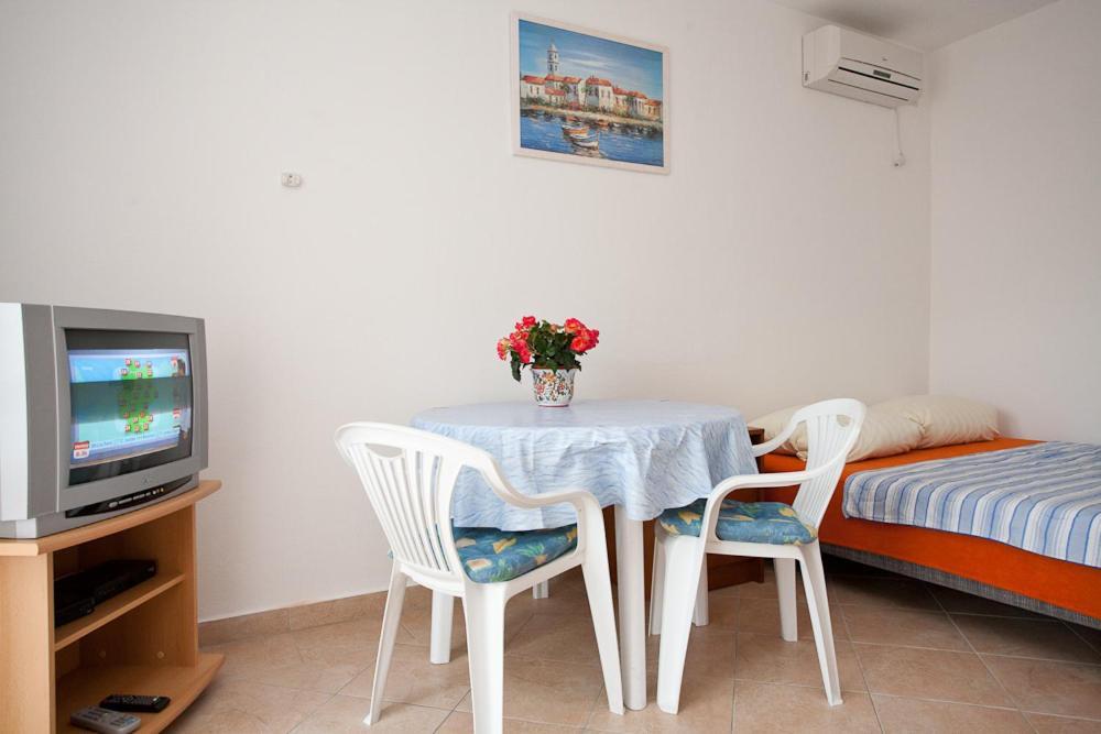Apartments Mato Krk Town Bagian luar foto