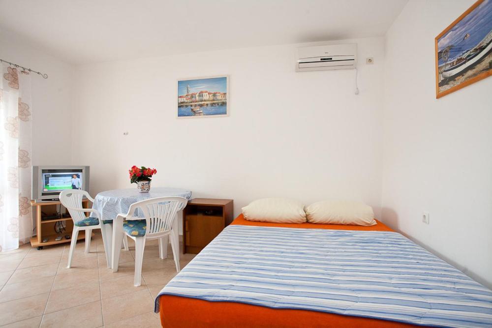 Apartments Mato Krk Town Bagian luar foto